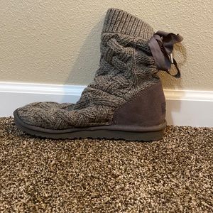 Grey Knit Uggs